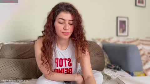 Snapshot of passionessa chatting on May 2026 09:06:01 AM Call me Miss Alice Careful Passion Queen online show from May 2026 09:06:01 AM