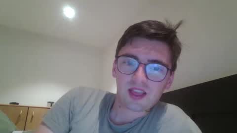 patat1996 online show from September 2025 02:23:01 AM