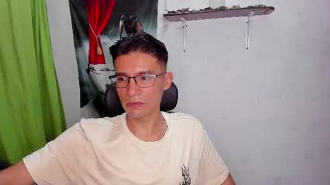 Snapshot of patrick_1_ chatting on July 2026 01:19:01 AM EDUAR Independent model online show from July 2026 01:19:01 AM