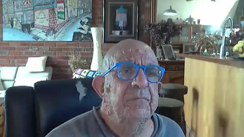 Snapshot of patvac chatting on April 2026 11:51:01 PM patvac online show from April 2026 11:51:01 PM