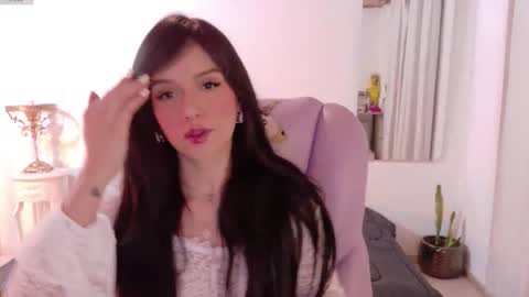 Sofa online show from March 2026 04:38:01 AM