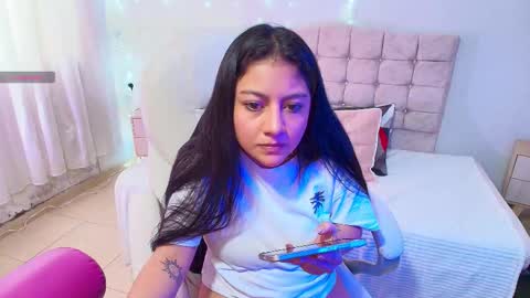 Snapshot of pau_cute19 chatting on October 2025 07:46:02 PM pau cute online show from October 2025 07:46:02 PM