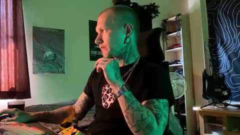 Snapshot of paul_razor chatting on February 2026 03:28:02 AM Paul online show from February 2026 03:28:02 AM