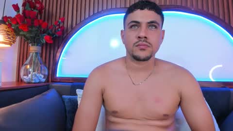 Paul Rivera online show from November 2025 09:50:01 PM