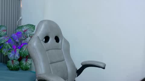 Snapshot of paula_cruzz chatting on May 2026 08:46:02 PM PAULA CRUZ online show from May 2026 08:46:02 PM
