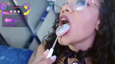 Paula online show from November 2025 02:39:01 PM