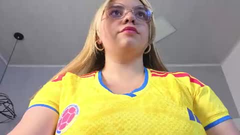 Snapshot of paula_giraldo chatting on July 2026 08:13:02 PM Paula online show from July 2026 08:13:02 PM