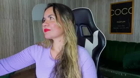 paula online show from November 2025 04:00:01 AM