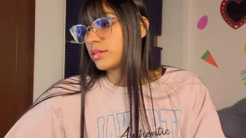 Snapshot of paulacutexs chatting on April 2026 05:21:02 AM Paula online show from April 2026 05:21:02 AM