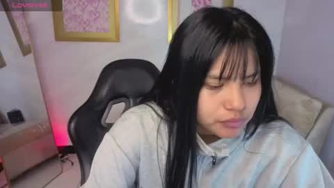 Snapshot of paulette_v chatting on June 2026 01:01:02 PM Live 800am 200pm COLOMBIAN HOUR online show from June 2026 01:01:02 PM