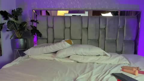 Snapshot of pauliinalopez chatting on March 2026 09:42:01 PM PAULINA online show from March 2026 09:42:01 PM