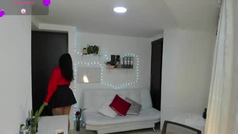 Snapshot of paulina_dossantos chatting on May 2026 08:54:01 AM paulina online show from May 2026 08:54:01 AM
