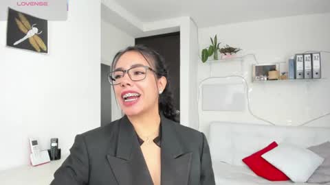Snapshot of paulina_dossantos chatting on August 2026 06:33:02 PM paulina online show from August 2026 06:33:02 PM