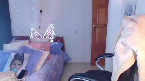 Snapshot of paulina_galvis2700 chatting on May 2026 05:40:01 PM paulina online show from May 2026 05:40:01 PM