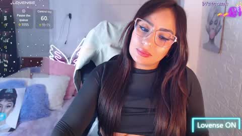 Snapshot of paulina_galvis2700 chatting on May 2026 04:14:02 PM paulina online show from May 2026 04:14:02 PM