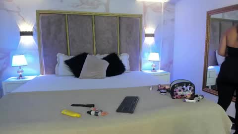 Paulina online show from November 2025 11:35:01 AM