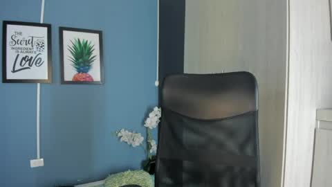 Snapshot of paulinaduarte_ chatting on April 2026 11:13:02 AM Paulina online show from April 2026 11:13:02 AM