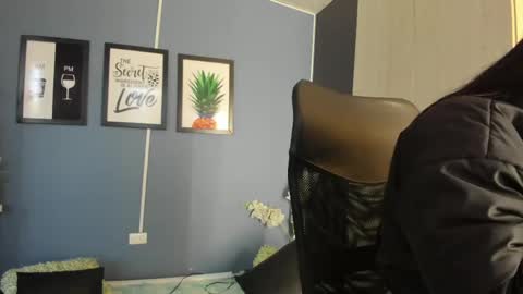 Snapshot of paulinaduarte_ chatting on April 2026 12:18:01 PM Paulina online show from April 2026 12:18:01 PM