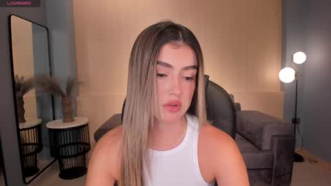 Snapshot of paulinasantosx chatting on March 2025 07:17:01 PM Paulina Santos  online show from March 2025 07:17:01 PM