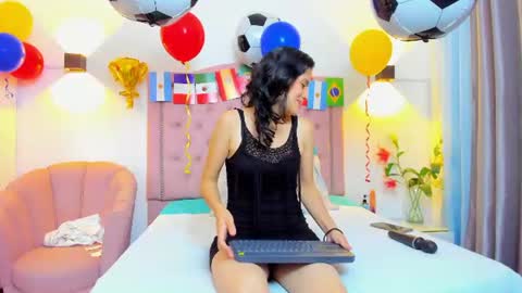 Snapshot of paulinavera chatting on June 2026 01:53:02 PM paulinavera online show from June 2026 01:53:02 PM