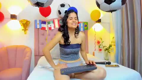 Snapshot of paulinavera chatting on June 2026 02:10:02 PM paulinavera online show from June 2026 02:10:02 PM