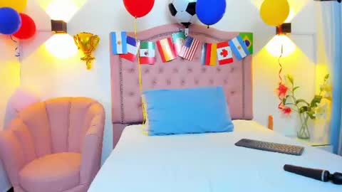 Snapshot of paulinavera chatting on June 2026 08:06:01 PM paulinavera online show from June 2026 08:06:01 PM