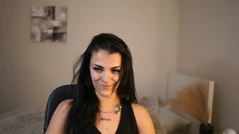Snapshot of pauline_2005 chatting on June 2026 01:13:01 PM Pauline online show from June 2026 01:13:01 PM