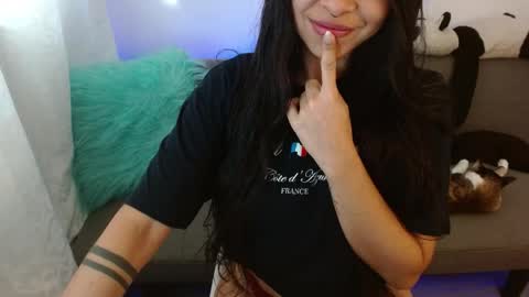 Snapshot of pauliv chatting on April 2026 10:11:02 PM Paulina online show from April 2026 10:11:02 PM