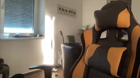 love bush online show from September 2025 06:14:01 AM