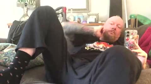 paulyb445 online show from October 2025 03:08:02 PM