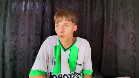 Snapshot of pavo_tv chatting on May 2026 07:01:02 PM pavo_tv online show from May 2026 07:01:02 PM
