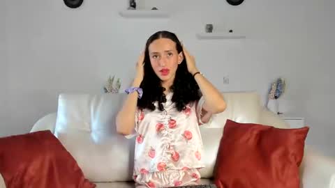 peach tyron online show from January 2025 07:29:01 PM