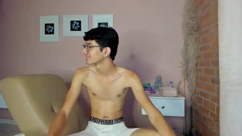 peach tyron online show from March 2025 10:42:01 PM