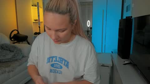 peachju1cy online show from January 2025 03:04:02 AM