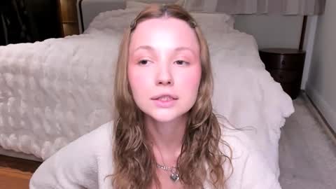 Snapshot of peachvibes chatting on October 2025 01:34:01 PM Lili online show from October 2025 01:34:01 PM