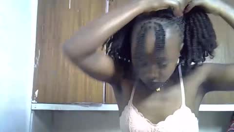 Snapshot of peachy_ebony chatting on October 2025 03:45:02 AM peachy_ebony online show from October 2025 03:45:02 AM