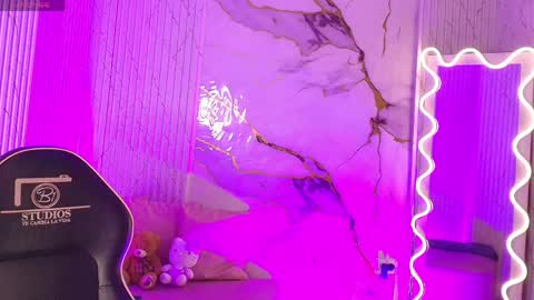 peachy_tay online show from April 2026 10:49:02 AM