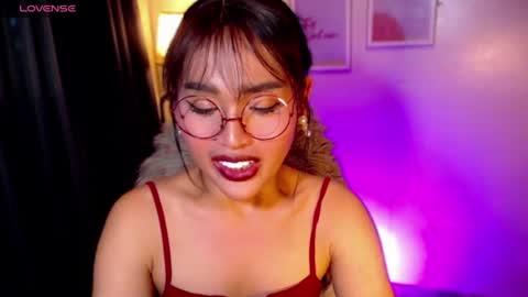 Snapshot of peakaboo_xx chatting on June 2026 02:33:02 AM Angel Creamdensada online show from June 2026 02:33:02 AM