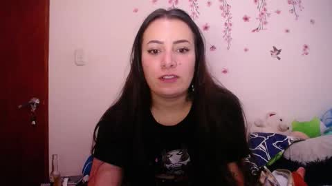 Snapshot of pearl_3 chatting on January 2026 02:06:02 AM Pearl online show from January 2026 02:06:02 AM