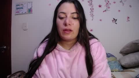 Snapshot of pearl_3 chatting on February 2026 04:20:01 AM Pearl online show from February 2026 04:20:01 AM