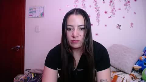 Snapshot of pearl_3 chatting on February 2026 04:00:01 AM Pearl online show from February 2026 04:00:01 AM