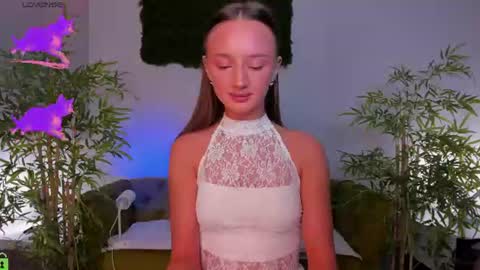 Snapshot of pearl_bloom chatting on July 2026 01:22:01 AM Sex Leah online show from July 2026 01:22:01 AM