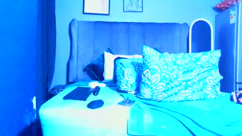 Snapshot of pearlblu38 chatting on June 2026 06:54:02 PM Pearl online show from June 2026 06:54:02 PM