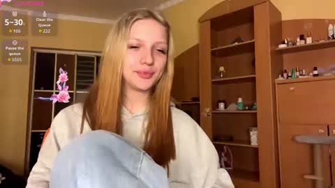 Snapshot of pearlinesilfies chatting on June 2026 04:37:02 PM Zlata online show from June 2026 04:37:02 PM