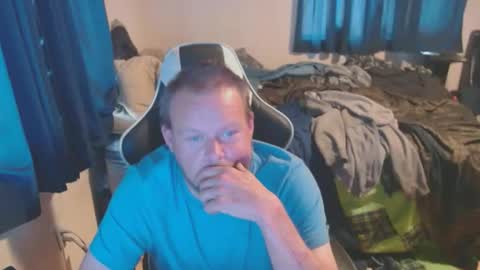 Snapshot of pecker40 chatting on December 2024 06:41:01 PM pecker40 online show from December 2024 06:41:01 PM