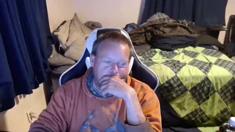 Snapshot of pecker40 chatting on December 2024 02:42:01 AM pecker40 online show from December 2024 02:42:01 AM