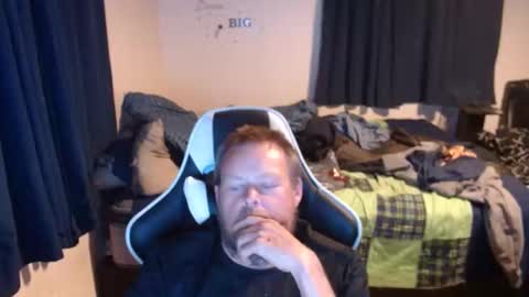 Snapshot of pecker40 chatting on December 2024 02:54:01 AM pecker40 online show from December 2024 02:54:01 AM