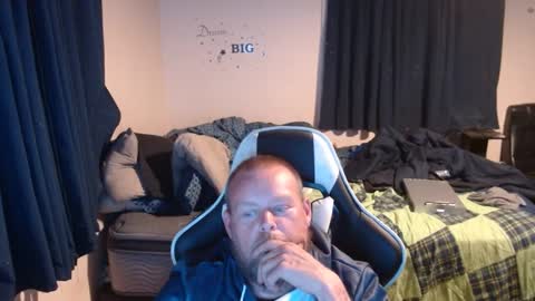 Snapshot of pecker40 chatting on January 2025 01:11:01 AM pecker40 online show from January 2025 01:11:01 AM