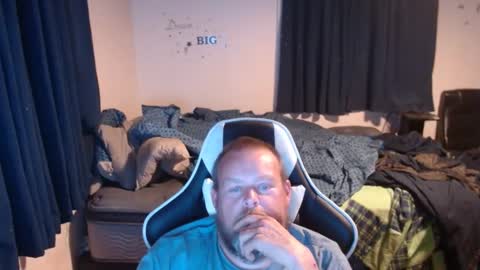 Snapshot of pecker40 chatting on January 2025 01:16:01 AM pecker40 online show from January 2025 01:16:01 AM