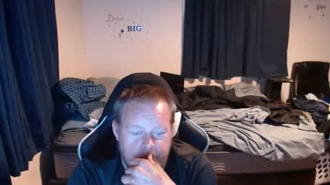 Snapshot of pecker40 chatting on March 2025 03:19:01 AM pecker40 online show from March 2025 03:19:01 AM